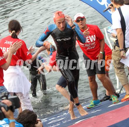 Kaernten Ironman Austria. Schwimmstart. Marino Vanhoenacker (BEL). Klagenfurt, am 4.7.2010.
Foto: Kuess

---
pressefotos, pressefotografie, kuess, qs, qspictures, sport, bild, bilder, bilddatenbank