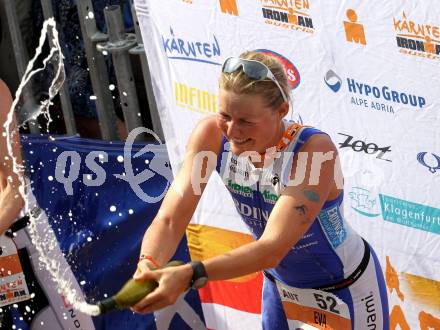 Kaernten Ironman Austria. Eva Dollinger (AUT).  Klagenfurt, am 4.7.2010.
Foto: Kuess

---
pressefotos, pressefotografie, kuess, qs, qspictures, sport, bild, bilder, bilddatenbank