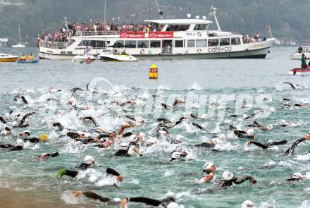 Kaernten Ironman Austria. Schwimmstart. Klagenfurt, am 4.7.2010.
Foto: Kuess

---
pressefotos, pressefotografie, kuess, qs, qspictures, sport, bild, bilder, bilddatenbank