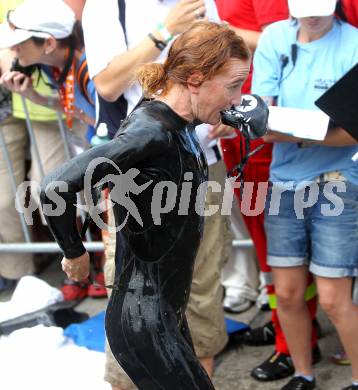 Kaernten Ironman Austria. Schwimmstart. Marlies Penker (AUT). Klagenfurt, am 4.7.2010.
Foto: Kuess

---
pressefotos, pressefotografie, kuess, qs, qspictures, sport, bild, bilder, bilddatenbank