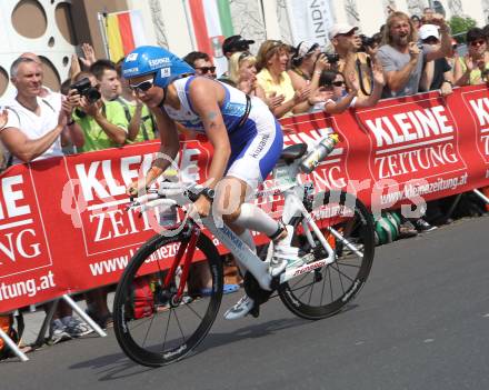 Kaernten Ironman Austria. Radfahren. Eva Dollinger (AUT). Klagenfurt, am 4.7.2010.
Foto: Kuess

---
pressefotos, pressefotografie, kuess, qs, qspictures, sport, bild, bilder, bilddatenbank