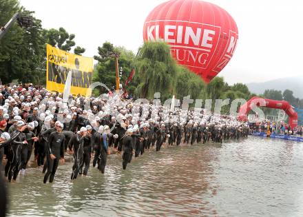 Kaernten Ironman Austria. Schwimmstart. Klagenfurt, am 4.7.2010.
Foto: Kuess

---
pressefotos, pressefotografie, kuess, qs, qspictures, sport, bild, bilder, bilddatenbank