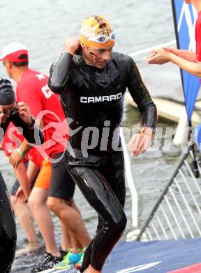 Kaernten Ironman Austria. Schwimmstart. Norbert Domnik (AUT). Klagenfurt, am 4.7.2010.
Foto: Kuess

---
pressefotos, pressefotografie, kuess, qs, qspictures, sport, bild, bilder, bilddatenbank