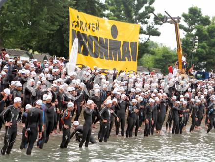 Kaernten Ironman Austria. Schwimmstart. Klagenfurt, am 4.7.2010.
Foto: Kuess

---
pressefotos, pressefotografie, kuess, qs, qspictures, sport, bild, bilder, bilddatenbank