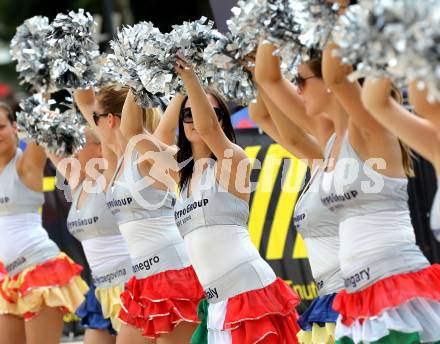 Kaernten Ironman Austria. Radfahren.  Cheerleaders. Klagenfurt, am 4.7.2010.
Foto: Kuess

---
pressefotos, pressefotografie, kuess, qs, qspictures, sport, bild, bilder, bilddatenbank