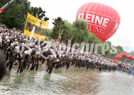 Kaernten Ironman Austria. Schwimmstart. Klagenfurt, am 4.7.2010.
Foto: Kuess

---
pressefotos, pressefotografie, kuess, qs, qspictures, sport, bild, bilder, bilddatenbank