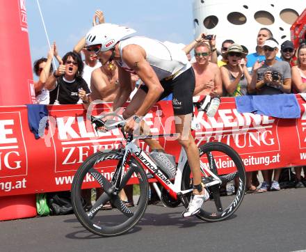 Kaernten Ironman Austria. Radfahren. Michael Weiss (AUT). Klagenfurt, am 4.7.2010.
Foto: Kuess

---
pressefotos, pressefotografie, kuess, qs, qspictures, sport, bild, bilder, bilddatenbank