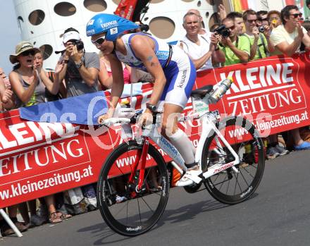 Kaernten Ironman Austria. Radfahren. Eva Dollinger (AUT). Klagenfurt, am 4.7.2010.
Foto: Kuess

---
pressefotos, pressefotografie, kuess, qs, qspictures, sport, bild, bilder, bilddatenbank