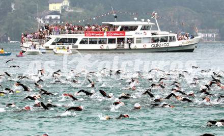 Kaernten Ironman Austria. Schwimmstart. Klagenfurt, am 4.7.2010.
Foto: Kuess

---
pressefotos, pressefotografie, kuess, qs, qspictures, sport, bild, bilder, bilddatenbank