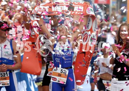 Kaernten Ironman Austria. Eva Dollinger (AUT). Klagenfurt, am 4.7.2010.
Foto: Kuess

---
pressefotos, pressefotografie, kuess, qs, qspictures, sport, bild, bilder, bilddatenbank