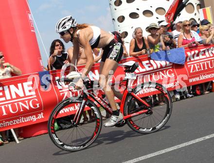 Kaernten Ironman Austria. Radfahren. Marlies Penker (AUT). Klagenfurt, am 4.7.2010.
Foto: Kuess

---
pressefotos, pressefotografie, kuess, qs, qspictures, sport, bild, bilder, bilddatenbank