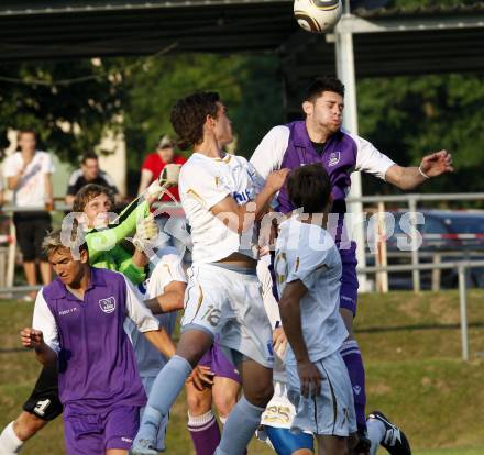 Fussball. Testspiel. SK Austria Klagenfurt gegen Nova Gorica. Buergler Stephan, (Klagenfurt), Nejc Mevlja (Nova Gorica). Ludmannsdorf, 2.7.2010.
Foto: Kuess
---
pressefotos, pressefotografie, kuess, qs, qspictures, sport, bild, bilder, bilddatenbank