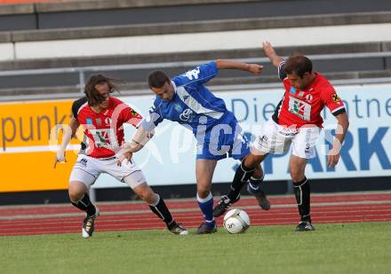 Fussball. Testspiel.  WAC/St.Andrae gegen NK Osijek. Dario Baldauf, Marco Reich (WAC), Zoran Kvrzic (Osijek).
Wolfsberg, 6.7.2010.
Foto: Kuess
---
pressefotos, pressefotografie, kuess, qs, qspictures, sport, bild, bilder, bilddatenbank