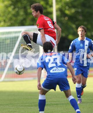 Fussball. Testspiel.  WAC/St.Andrae gegen NK Osijek. Christian Falk (WAC), Pero Stojkic (Osijek).
Wolfsberg, 6.7.2010.
Foto: Kuess
---
pressefotos, pressefotografie, kuess, qs, qspictures, sport, bild, bilder, bilddatenbank