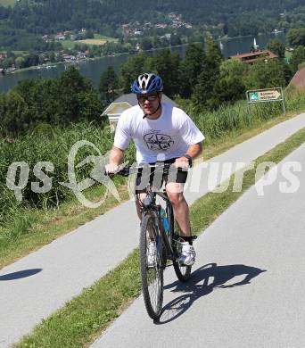 EBEL. Eishockey Bundesliga. Teambuilding VSV. Triathlon. Wasserschi. Roland Kaspitz. Ossiacher See, am 9.7.2010.
Foto: Kuess
---
pressefotos, pressefotografie, kuess, qs, qspictures, sport, bild, bilder, bilddatenbank