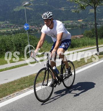 EBEL. Eishockey Bundesliga. Teambuilding VSV. Triathlon. Wasserschi. Mario Altmann. Ossiacher See, am 9.7.2010.
Foto: Kuess
---
pressefotos, pressefotografie, kuess, qs, qspictures, sport, bild, bilder, bilddatenbank