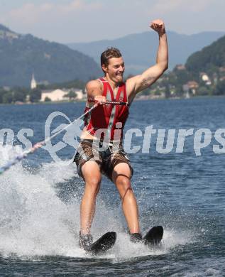 EBEL. Eishockey Bundesliga. Teambuilding VSV. Triathlon. Wasserschi. Marco Zorec. Ossiacher See, am 9.7.2010.
Foto: Kuess
---
pressefotos, pressefotografie, kuess, qs, qspictures, sport, bild, bilder, bilddatenbank