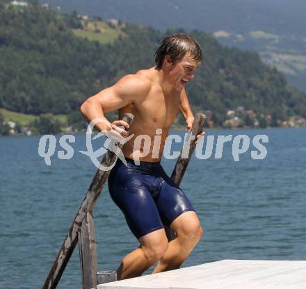 EBEL. Eishockey Bundesliga. Teambuilding VSV. Triathlon. Wasserschi. Nico Toff. Ossiacher See, am 9.7.2010.
Foto: Kuess
---
pressefotos, pressefotografie, kuess, qs, qspictures, sport, bild, bilder, bilddatenbank