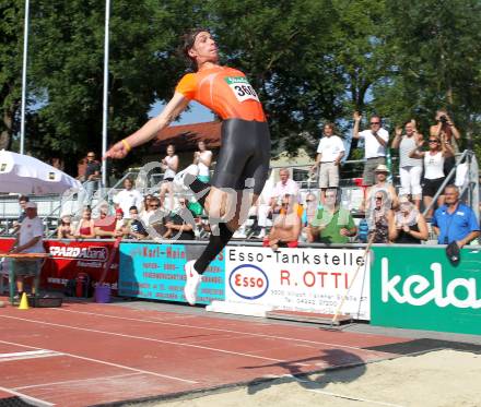 Leichtathletik. Oesterreichische Meisterschaft. Weitsprung. Julian Kellerer. Villach, am 10.7.2010.
Foto: Kuess

---
pressefotos, pressefotografie, kuess, qs, qspictures, sport, bild, bilder, bilddatenbank