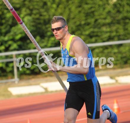 Leichtathletik. Oesterreichische Meisterschaft. Stabhochsprung. Roland Schwarzl. Villach, am 10.7.2010.
Foto: Kuess
---
pressefotos, pressefotografie, kuess, qs, qspictures, sport, bild, bilder, bilddatenbank