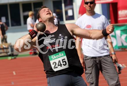 Leichtathletik. Oesterreichische Meisterschaft. Kugelstossen. Martin Gratzer. Villach, am 10.7.2010.
Foto: Kuess
---
pressefotos, pressefotografie, kuess, qs, qspictures, sport, bild, bilder, bilddatenbank