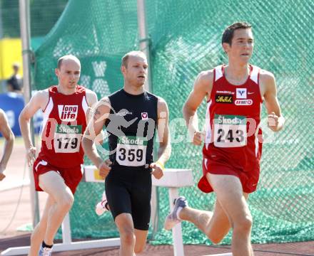 Leichtathletik. Oesterreichische Meisterschaft. 800 Meter Herren. Manuel Kronschlaeger, Andreas Rapatz, Andreas Vojta. Villach, am 10.7.2010.
Foto: Kuess

---
pressefotos, pressefotografie, kuess, qs, qspictures, sport, bild, bilder, bilddatenbank