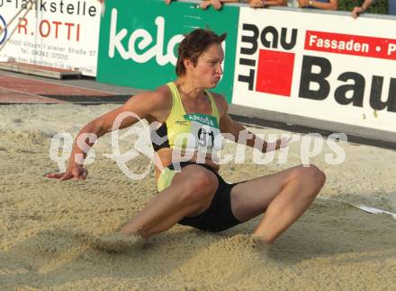 Leichtathletik. Oesterreichische Meisterschaft. Weitsprung Frauen. Veronika Watzek. Villach, am 10.7.2010.
Foto: Kuess
---
pressefotos, pressefotografie, kuess, qs, qspictures, sport, bild, bilder, bilddatenbank