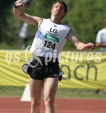 Leichtathletik. Oesterreichische Meisterschaft. Kugelstossen Maenner. Christoph Eigner (LG Klagenfurt). Villach, am 11.7.2010.
Foto: Kuess
---
pressefotos, pressefotografie, kuess, qs, qspictures, sport, bild, bilder, bilddatenbank