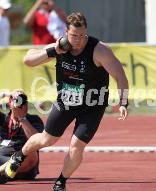 Leichtathletik. Oesterreichische Meisterschaft. Kugelstossen. Martin Gratzer. Villach, am 10.7.2010.
Foto: Kuess
---
pressefotos, pressefotografie, kuess, qs, qspictures, sport, bild, bilder, bilddatenbank