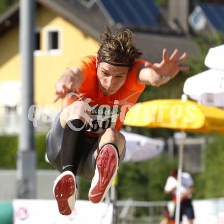 Leichtathletik. Oesterreichische Meisterschaft. Weitsprung. Julian Kellerer. Villach, am 10.7.2010.
Foto: Kuess

---
pressefotos, pressefotografie, kuess, qs, qspictures, sport, bild, bilder, bilddatenbank