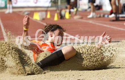 Leichtathletik. Oesterreichische Meisterschaft. Weitsprung. Julian Kellerer. Villach, am 10.7.2010.
Foto: Kuess

---
pressefotos, pressefotografie, kuess, qs, qspictures, sport, bild, bilder, bilddatenbank