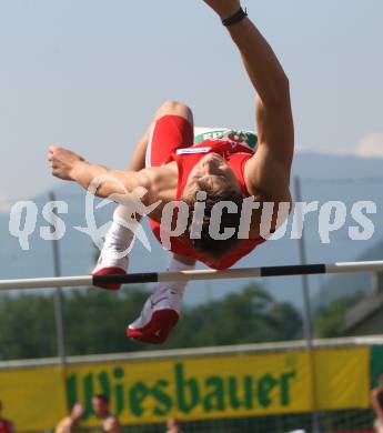 Leichtathletik. Oesterreichische Meisterschaft. Hochsprung Maenner. Dominik Siedlaczek (DSG Wien). Villach, am 11.7.2010.
Foto: Kuess
---
pressefotos, pressefotografie, kuess, qs, qspictures, sport, bild, bilder, bilddatenbank