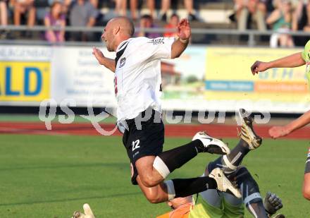 Fussball. Erste Liga. WAC/St. Andrae gegen FC PAX Gratkorn. Stephan Stueckler (WAC), Beer Markus (Gratkorn).  Wolfsberg, 13.7.2010. 
Foto: Kuess

---
pressefotos, pressefotografie, kuess, qs, qspictures, sport, bild, bilder, bilddatenbank