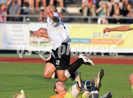 Fussball. Erste Liga. WAC/St. Andrae gegen FC PAX Gratkorn. Stephan Stueckler (WAC), Beer Markus (Gratkorn).  Wolfsberg, 13.7.2010. 
Foto: Kuess

---
pressefotos, pressefotografie, kuess, qs, qspictures, sport, bild, bilder, bilddatenbank