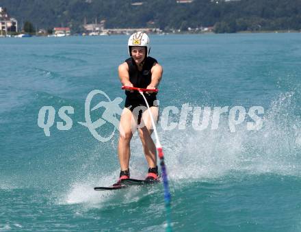 Schi Alpin. Kathrin Zettel. Poertschach/Woerthersee, 14.7.2010.
Foto: Kuess

---
pressefotos, pressefotografie, kuess, qs, qspictures, sport, bild, bilder, bilddatenbank