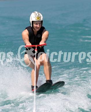 Schi Alpin. Kathrin Zettel. Poertschach/Woerthersee, 14.7.2010.
Foto: Kuess

---
pressefotos, pressefotografie, kuess, qs, qspictures, sport, bild, bilder, bilddatenbank