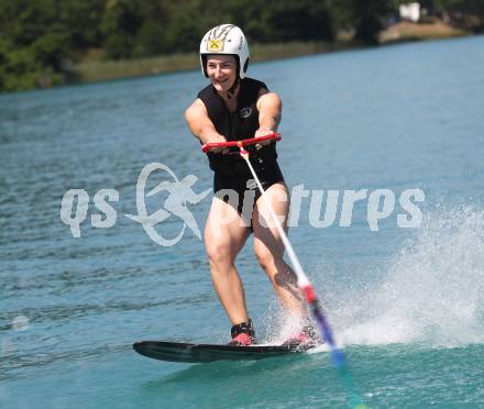 Schi Alpin. Kathrin Zettel. Poertschach/Woerthersee, 14.7.2010.
Foto: Kuess

---
pressefotos, pressefotografie, kuess, qs, qspictures, sport, bild, bilder, bilddatenbank