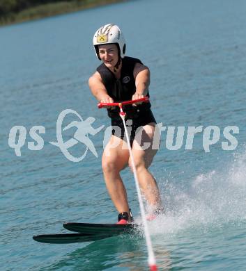 Schi Alpin. Kathrin Zettel. Poertschach/Woerthersee, 14.7.2010.
Foto: Kuess

---
pressefotos, pressefotografie, kuess, qs, qspictures, sport, bild, bilder, bilddatenbank