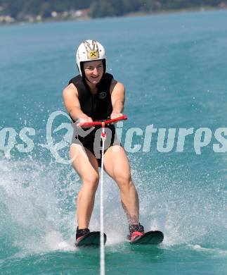 Schi Alpin. Kathrin Zettel. Poertschach/Woerthersee, 14.7.2010.
Foto: Kuess

---
pressefotos, pressefotografie, kuess, qs, qspictures, sport, bild, bilder, bilddatenbank