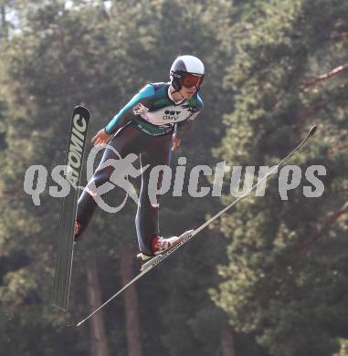 Schi Nordisch. Schispringen. FIS Sommer Cup. Thomas Ortner (AUT). Villach Alpenarena, am 17.7.2010.
Foto: Kuess
---
pressefotos, pressefotografie, kuess, qs, qspictures, sport, bild, bilder, bilddatenbank