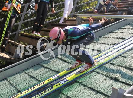 Schi Nordisch. Schispringen. FIS Sommer Cup. Lukas Mueller (AUT). Villach Alpenarena, am 17.7.2010.
Foto: Kuess
---
pressefotos, pressefotografie, kuess, qs, qspictures, sport, bild, bilder, bilddatenbank