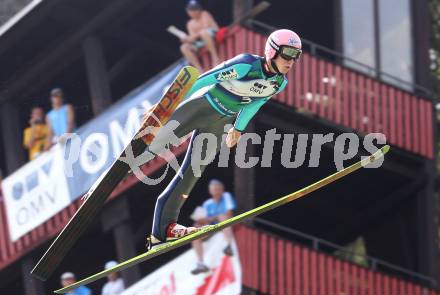 Schi Nordisch. Schispringen. FIS Sommer Cup. Lukas Mueller (AUT). Villach Alpenarena, am 17.7.2010.
Foto: Kuess
---
pressefotos, pressefotografie, kuess, qs, qspictures, sport, bild, bilder, bilddatenbank