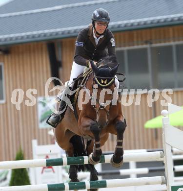 Springreiten. Kaerntner Meisterschaften. Kathrin Kurat auf Latina 0160. Treffen, am 18.7.2010.
Foto: Kuess
---
pressefotos, pressefotografie, kuess, qs, qspictures, sport, bild, bilder, bilddatenbank