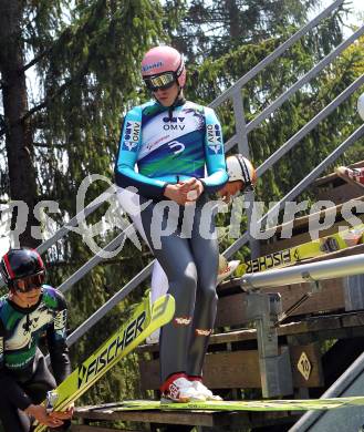 Schi Nordisch. Schispringen. FIS Sommer Cup. Lukas Mueller (AUT). Villach Alpenarena, am 17.7.2010.
Foto: Kuess
---
pressefotos, pressefotografie, kuess, qs, qspictures, sport, bild, bilder, bilddatenbank