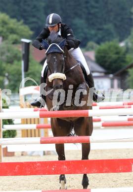 Springreiten. Kaerntner Meisterschaften. Ulrich Domaingo auf Darkness Delight. Treffen, am 18.7.2010.
Foto: Kuess
---
pressefotos, pressefotografie, kuess, qs, qspictures, sport, bild, bilder, bilddatenbank