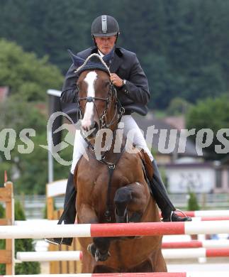 Springreiten. Kaerntner Meisterschaften. Klaus Hernler auf Landato. Treffen, am 18.7.2010.
Foto: Kuess
---
pressefotos, pressefotografie, kuess, qs, qspictures, sport, bild, bilder, bilddatenbank