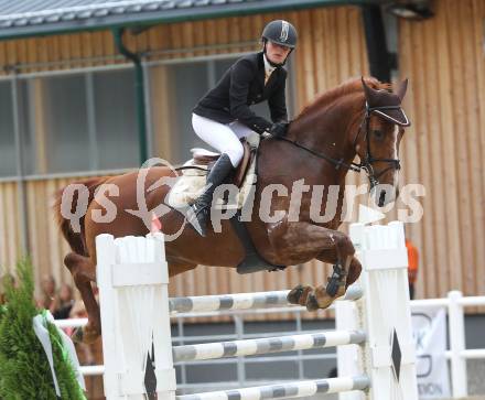 Springreiten. Kaerntner Meisterschaften. Marianne Schindele auf Irish Pepper. Treffen, am 18.7.2010.
Foto: Kuess
---
pressefotos, pressefotografie, kuess, qs, qspictures, sport, bild, bilder, bilddatenbank