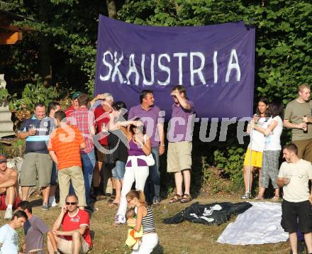 Fussball KFV Cup. Maria Saal gegen SK Austria Klagenfurt. Fans (Austria Klagenfurt). Maria Saal, am 20.7.2010.
Foto: Kuess
---
pressefotos, pressefotografie, kuess, qs, qspictures, sport, bild, bilder, bilddatenbank