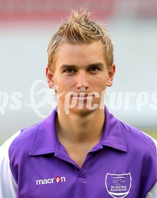 Fussball. SK Austria Klagenfurt. Mannschaftsfototermin. Peter Pucker. Klagenfurt, 20.7.2010.
Foto: Kuess

---
pressefotos, pressefotografie, kuess, qs, qspictures, sport, bild, bilder, bilddatenbank