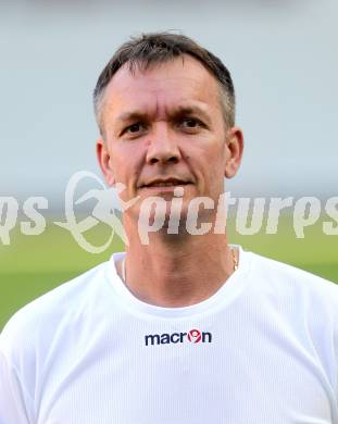 Fussball. SK Austria Klagenfurt. Mannschaftsfototermin. Wolfgang Thun. Klagenfurt, 20.7.2010.
Foto: Kuess

---
pressefotos, pressefotografie, kuess, qs, qspictures, sport, bild, bilder, bilddatenbank